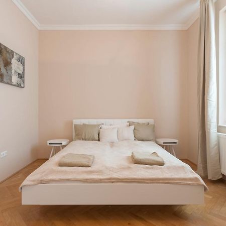 Opera & Basilica 2 Bedrooms With Balcony Budapešť Exteriér fotografie
