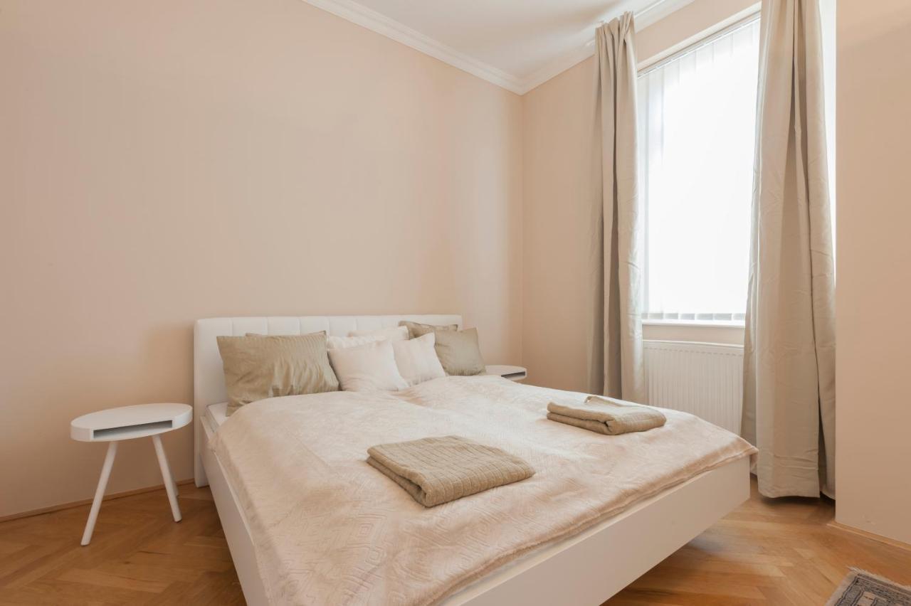 Opera & Basilica 2 Bedrooms With Balcony Budapešť Exteriér fotografie