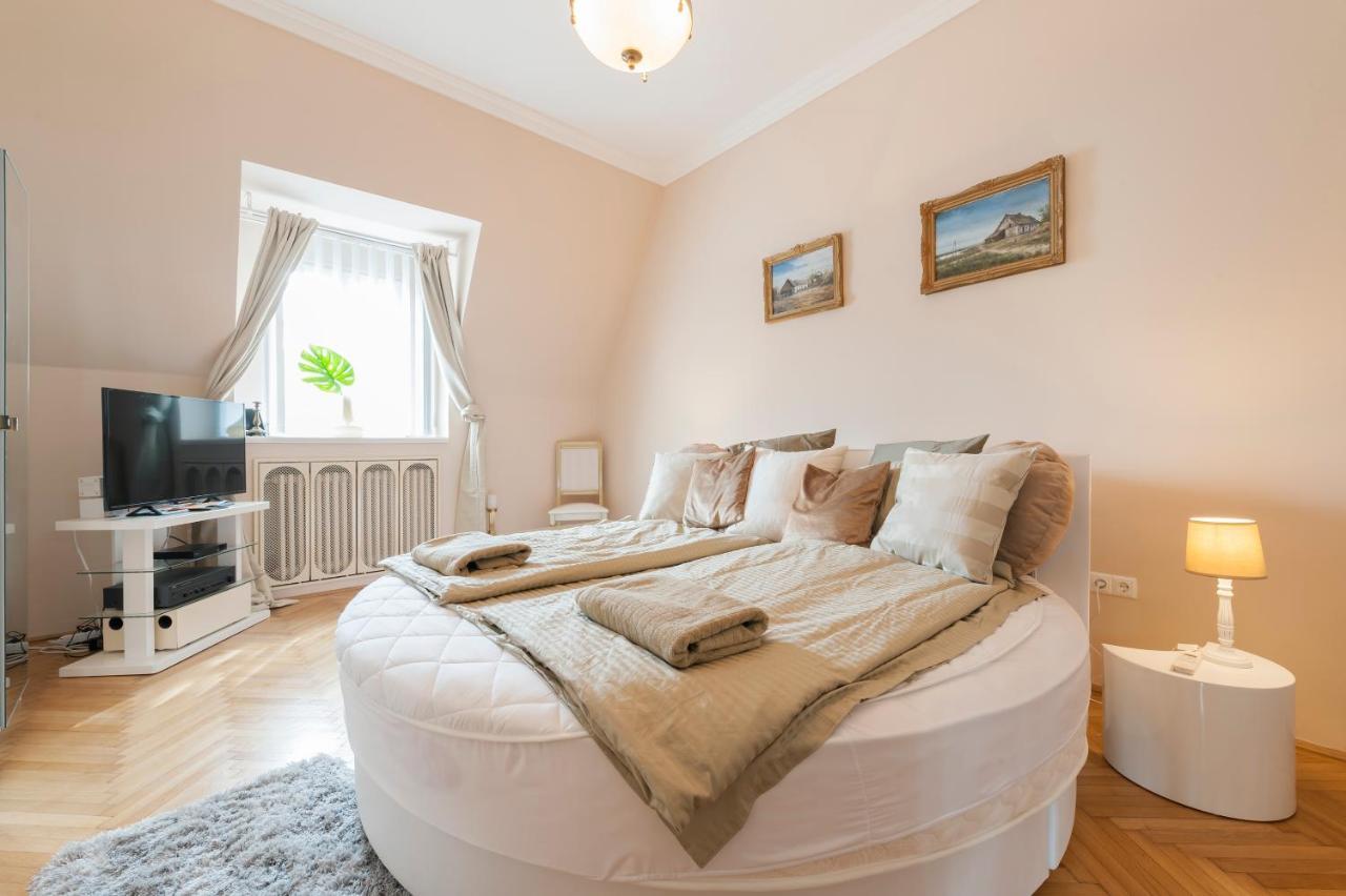 Opera & Basilica 2 Bedrooms With Balcony Budapešť Exteriér fotografie